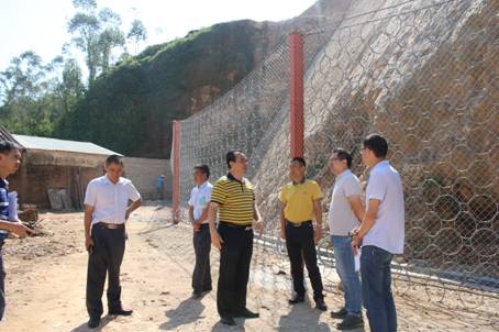 f82484518229fb625e11a0945c6bc4e